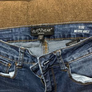 Very nice jean size 26